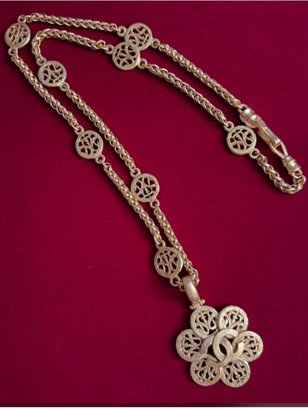 J722 Chanel Long Flower Necklace w/ COA + Box